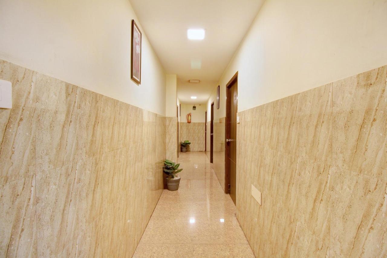 Hotel Oyo 4494 Amrita 3*